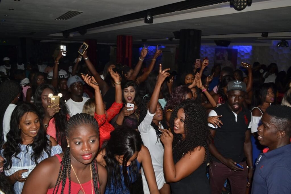 Les 10 Discothèques qui cartonnent aux Almadies