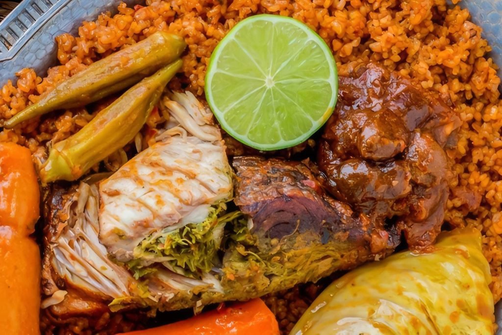 Ceebu Jën Rouge vs Ceebu Jën Blanc : Quel est le meilleur plat ?